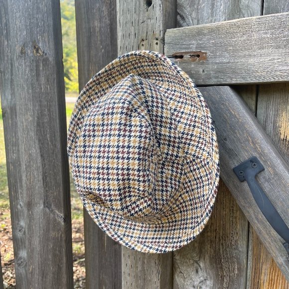 GAP Bucket Hat - Picture 7 of 7